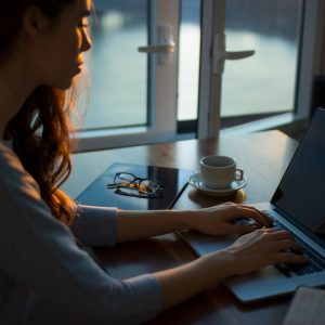 Influence de l'actualité formation sur le développement web.