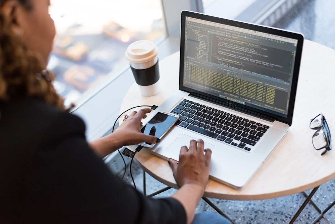 Développement rapide d'applications avec méthode RAD.