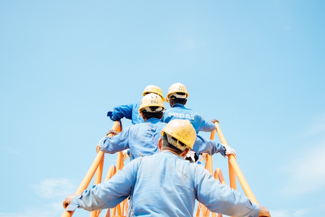 Certification ISO 22301 pour continuité d'activité.