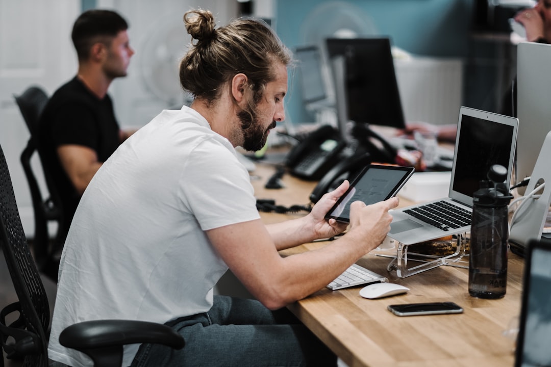 Accompagnement personnalisé pour carrière digitale réussie.