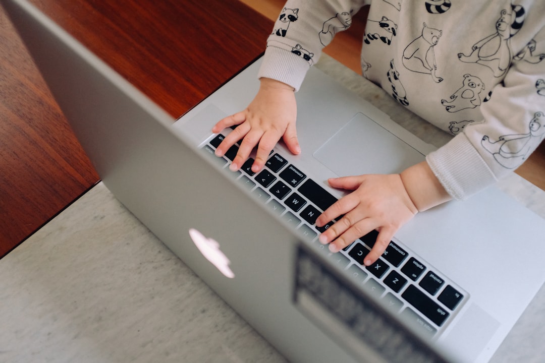 Compétences clés pour community manager réussi.